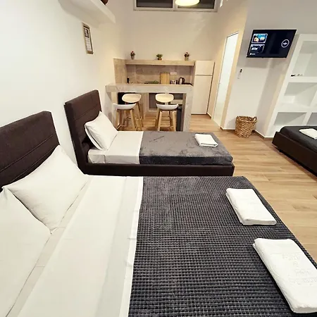 Pedro Navarino 2 Apartamento Laganas